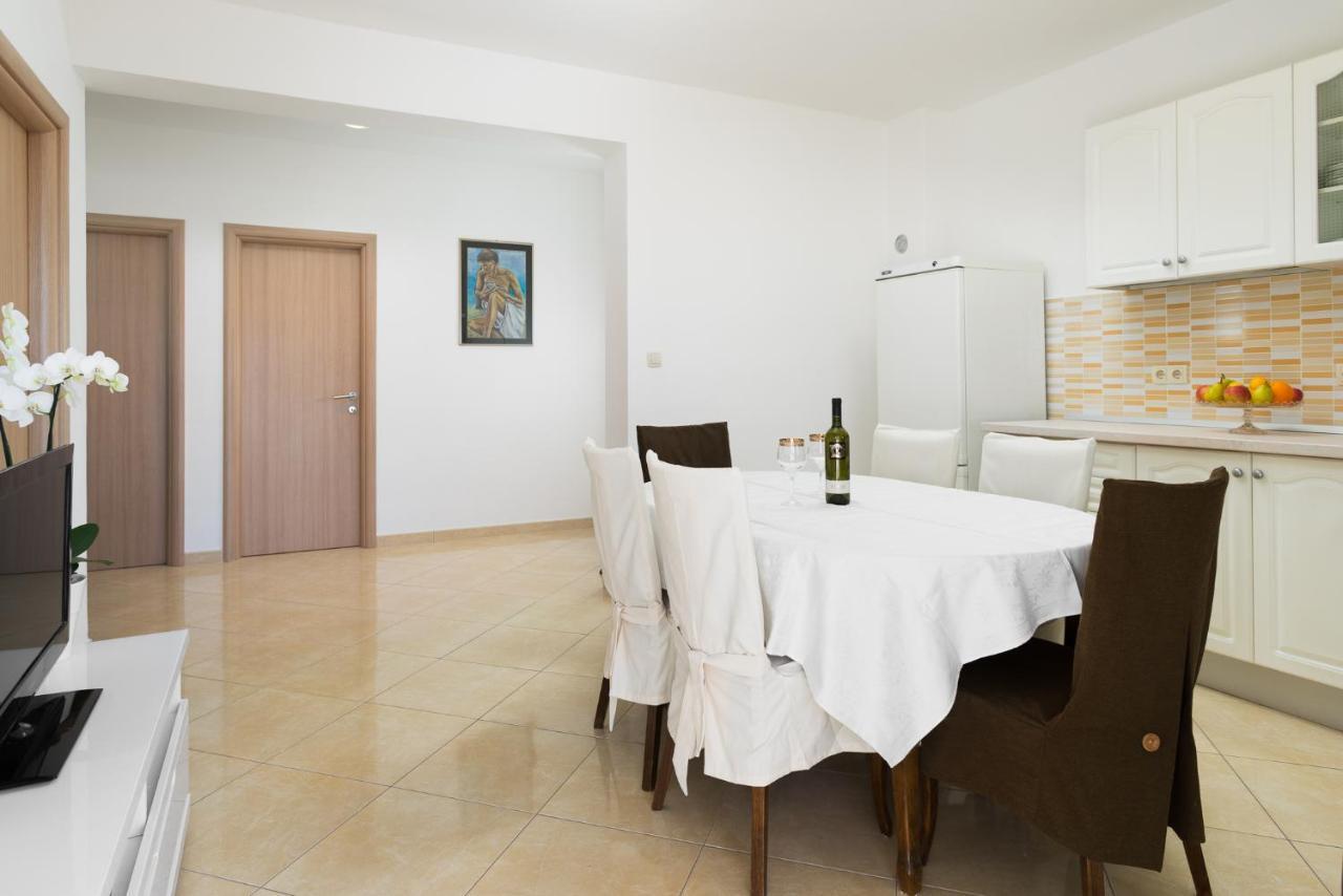 Dadic Apartment *